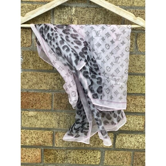 Pink 100% Silk Louis Vuitton Monogram Scarf - Picture 6 of 16